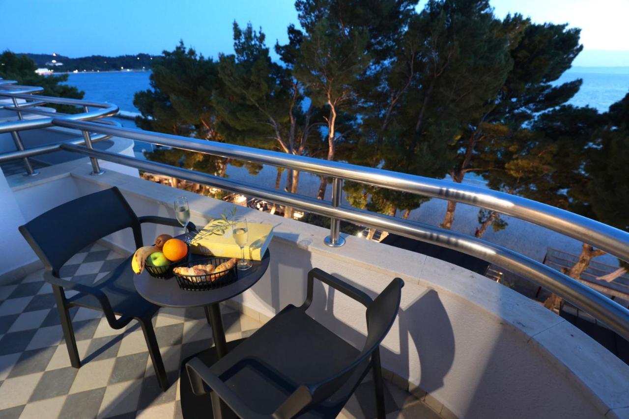 Hotel Milenij Макарска Екстериор снимка