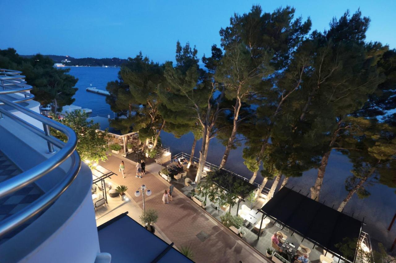 Hotel Milenij Макарска Екстериор снимка