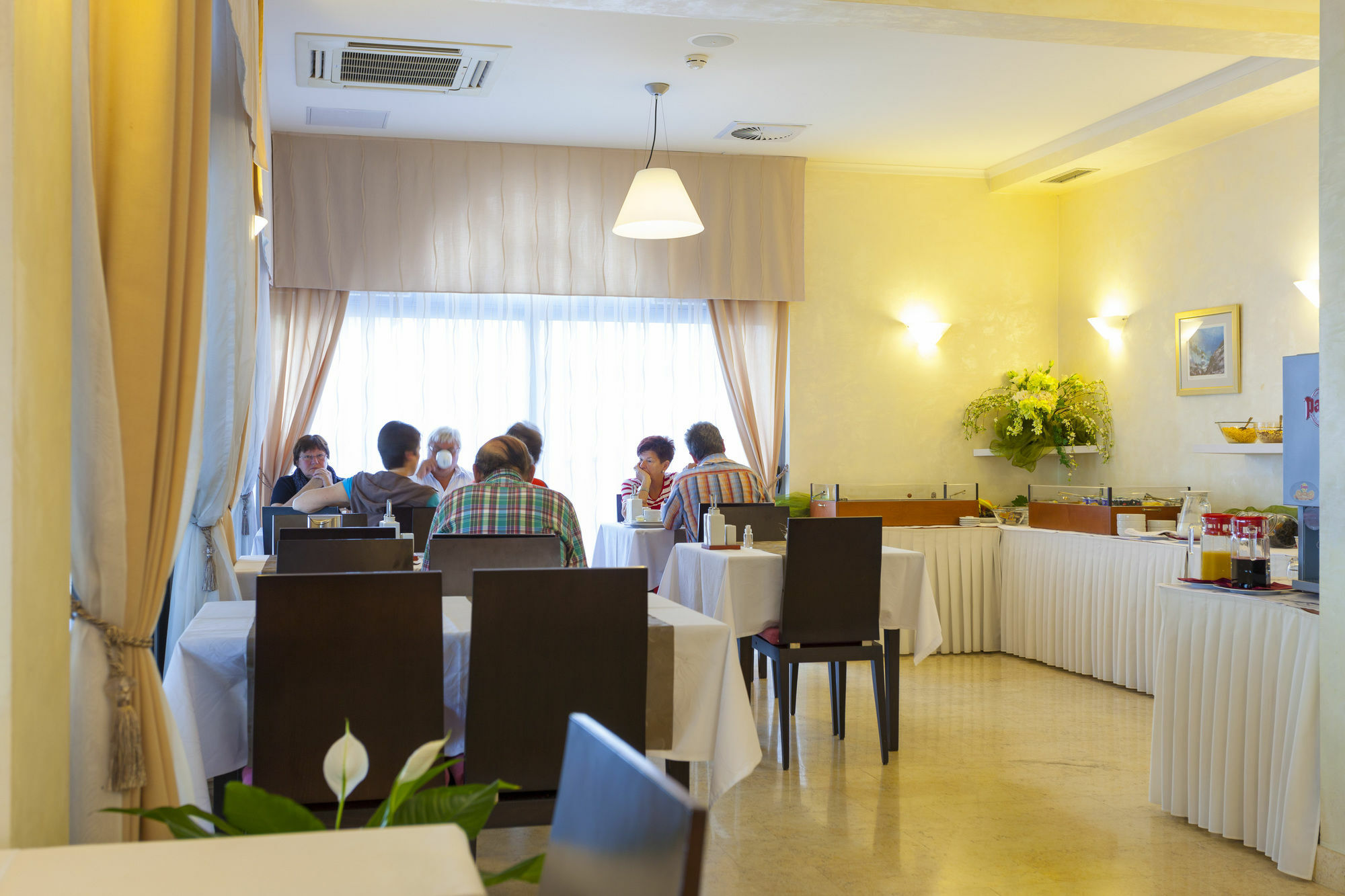 Hotel Milenij Макарска Екстериор снимка